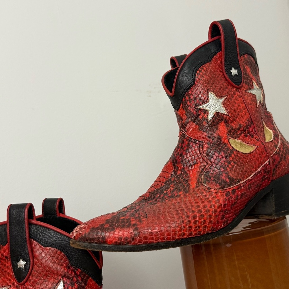 Red and Black Western Boots with Star and Moon design cowboy boot - Picture 4 of 14